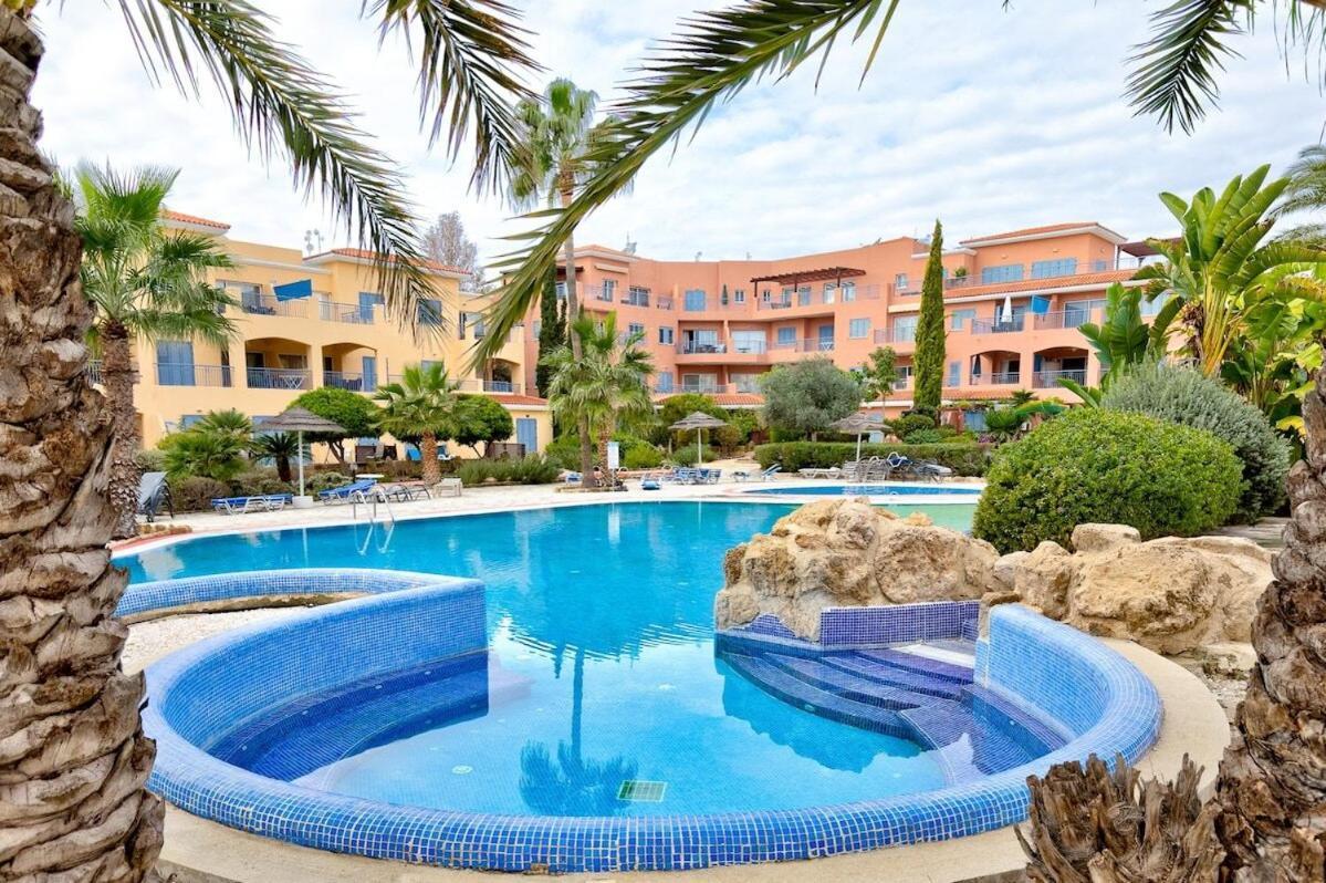 Limnaria Gardens Beautiful Apartment By Vichy Paphos Exterior foto